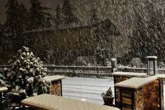 Leni-Mountain-appartmentsChalet-terasse-winter-