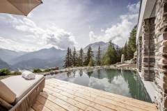 Naturbadeteich im LENI MOUNTAIN Appartements & Chalet
