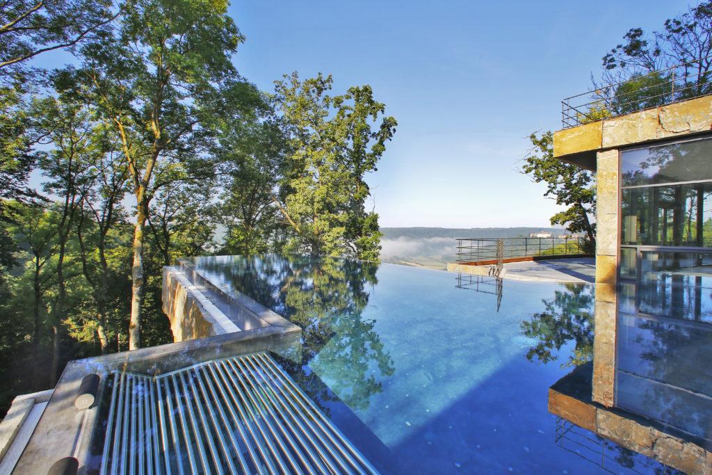Infinity pool at Mawell Resort