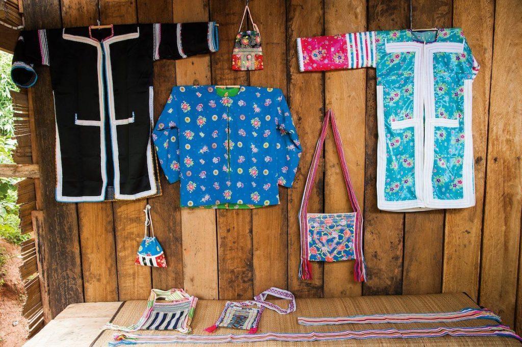 Traditionelle Kleidung Mae Hong Son