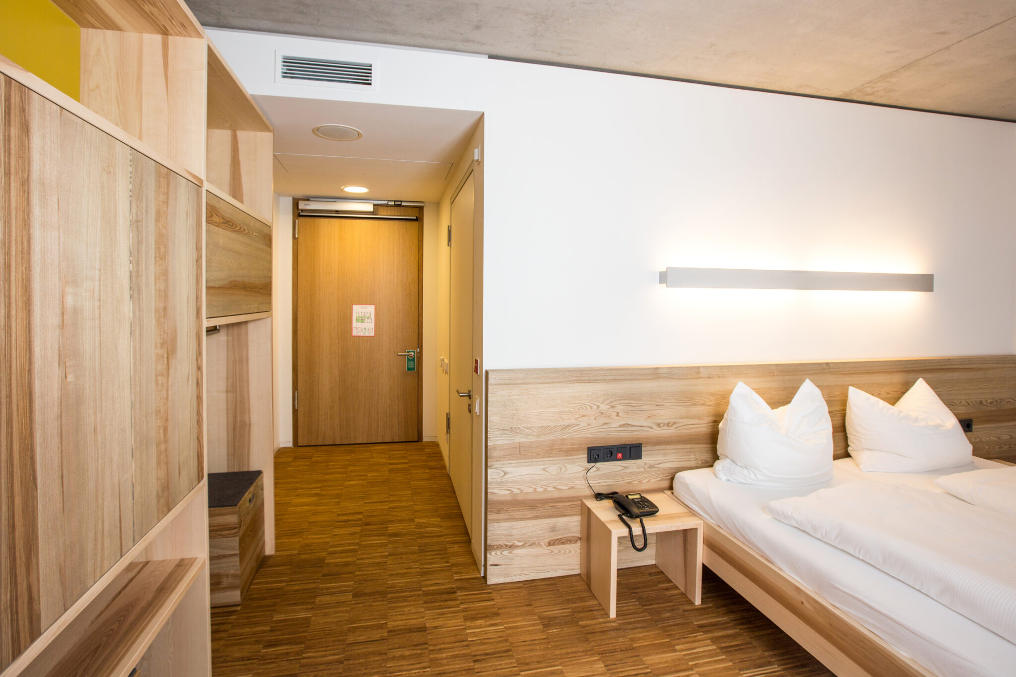 Wooden furniture in hotels: Craftsmanship meets Sustainability