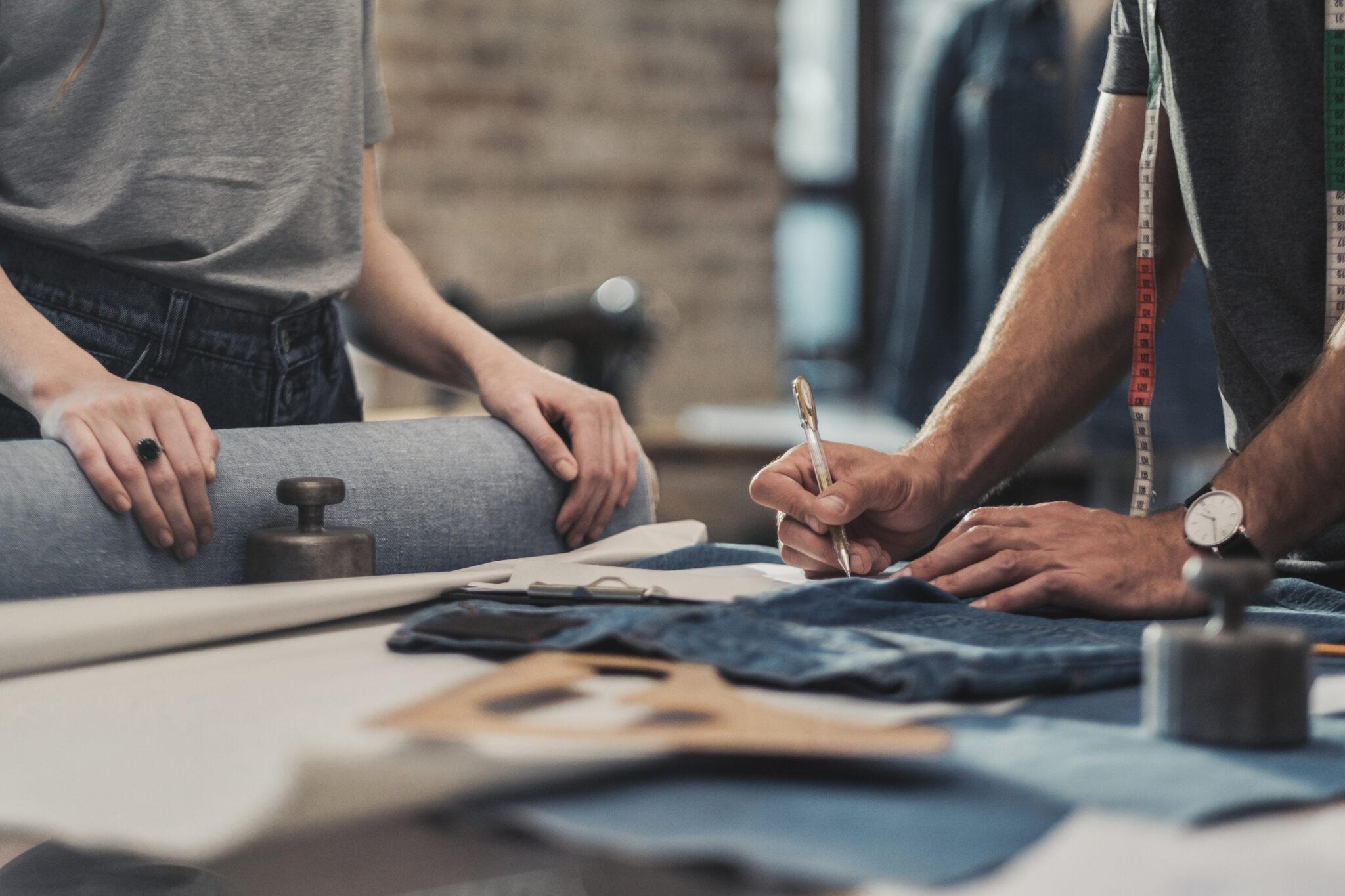 Dress to (sustainable) Success – Nachhaltige Arbeitskleidung im Hotel
