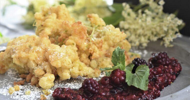Saisonkalender: Schnelles Rezept für Hollerküchlein