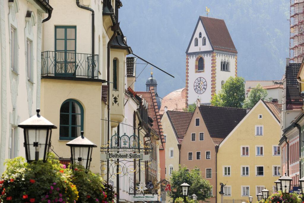 Füssen ist eine schöne Deutsche Stadt in Bayern und ein tolles Ausflugsziel für einen nachhaltigen Städtetrip.