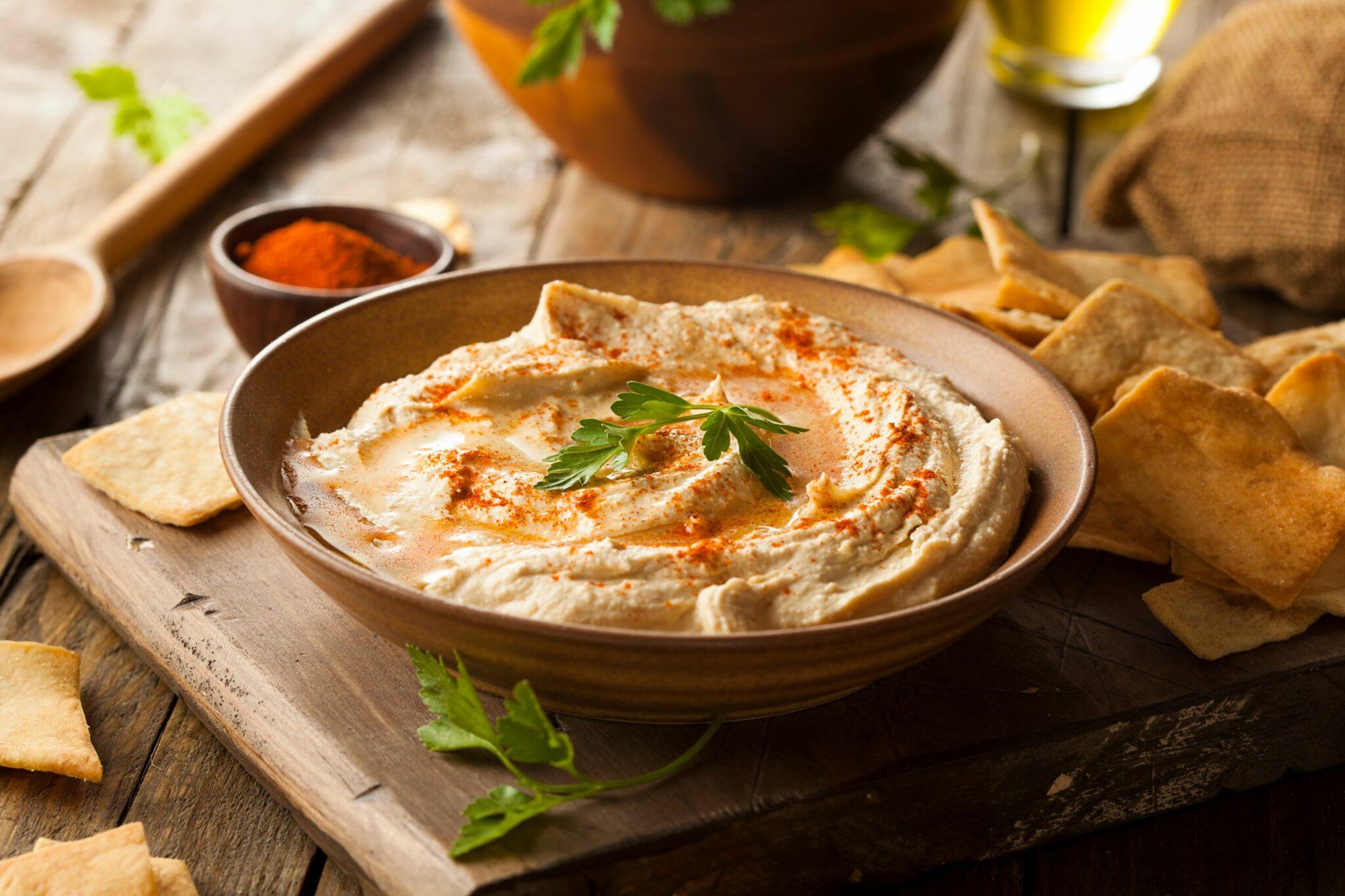 Easy and Sustainable: Cicerchia hummus recipe from Gut Guntrams