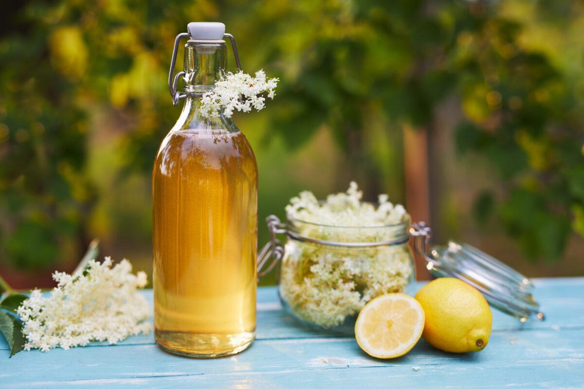 Holunderblütensirup Rezept vom Hotel Weihrerhof