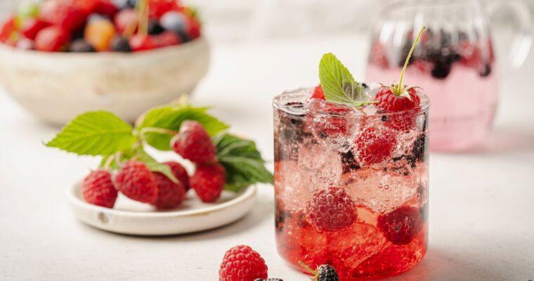 Rezept: Summer Smash Limonade mit Cream Soda und Beeren